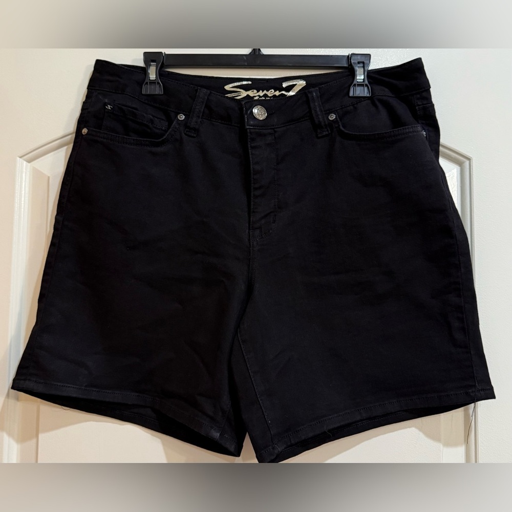 Seven7 Black Jean Weekend Shorts Classic Style
